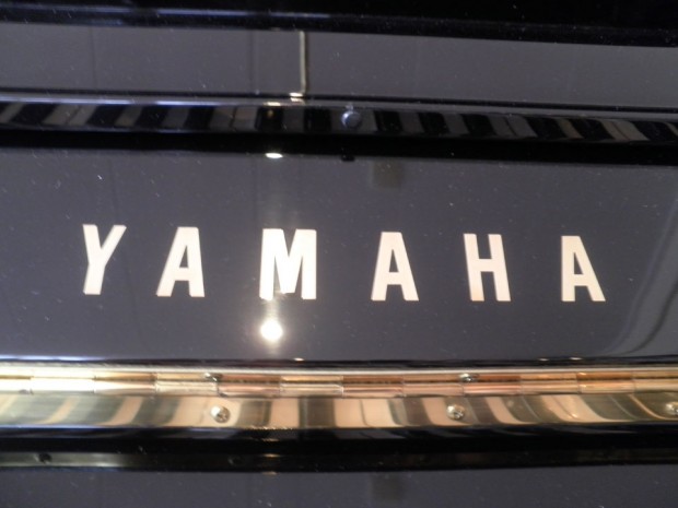 Yamaha U-30